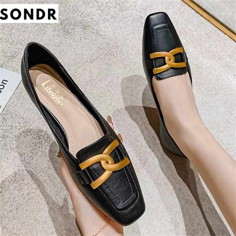 

Женские кожаные лоферы размера плюс 42 43, лоферы с металлической пряжкой и квадратным носком на низком каблуке, лоферы без застежки, женская ...