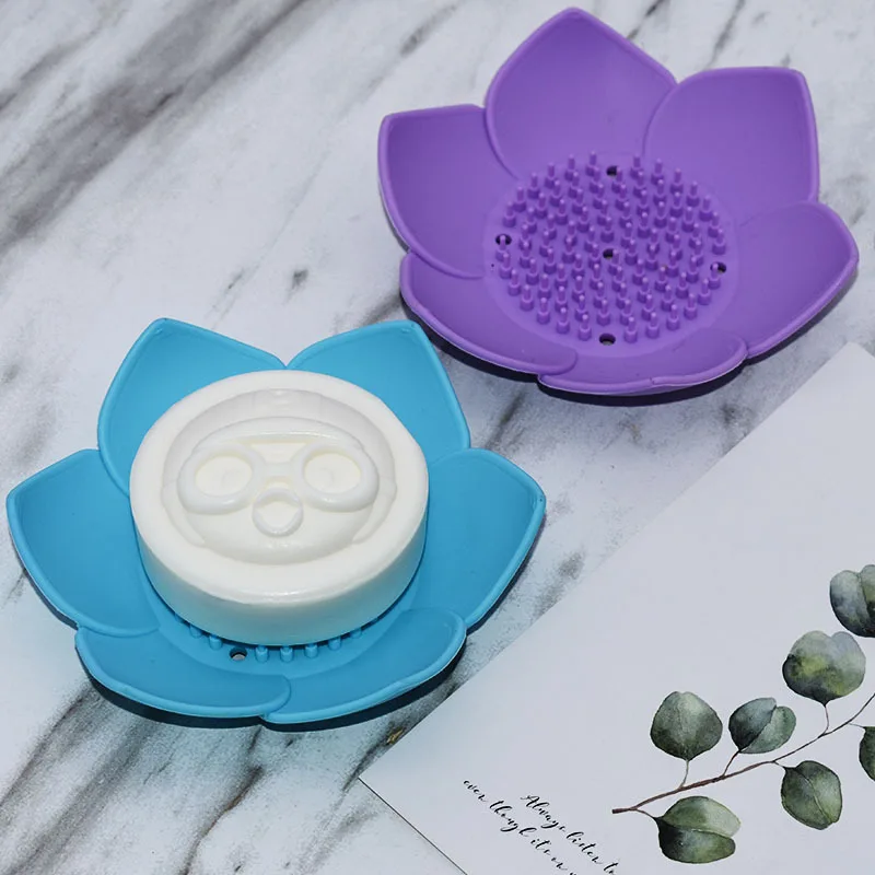 

1Pcs Silicone Soap Box Lotus Shape Non-Slip Portable Holder Water Draining Solid Color Draining Soap Dish Bathroom Accessories