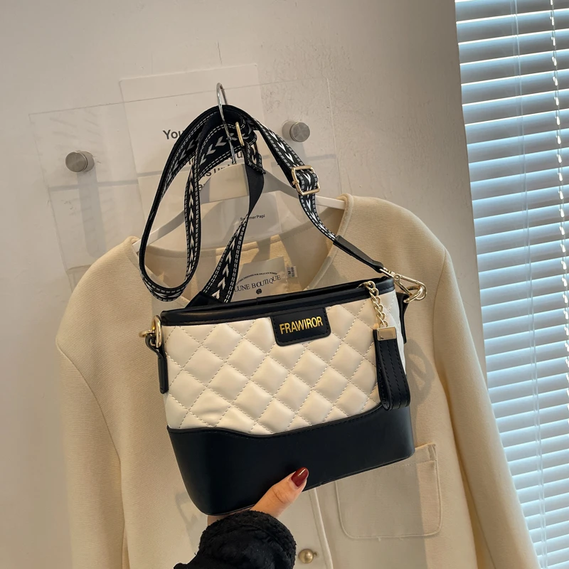 

Fashion Women's Shoulder Bag Rhombic Messenger Bag Wide Shoulder Strap Handbag Purse Casual Crossbody Bag