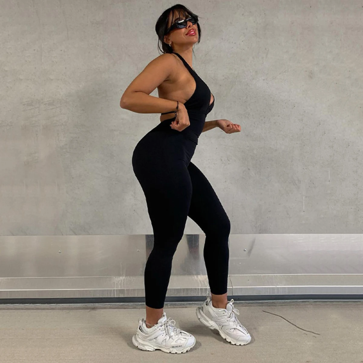 

Oshoplive 2022 New Summer Fashion Casual Backless Solid Color Black Sleeveless Hip Lifting Neck Sexy Jumpsuit for Women