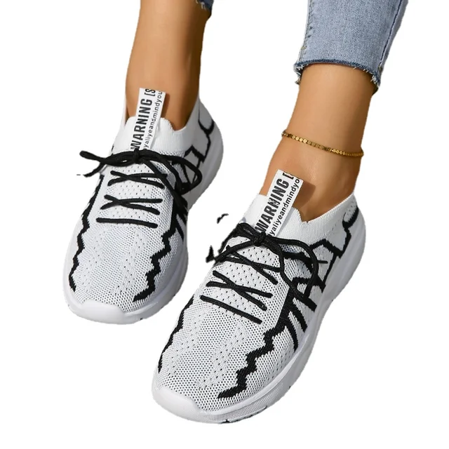 сетчатые кроссовки с цветочной вышивкой для женщин