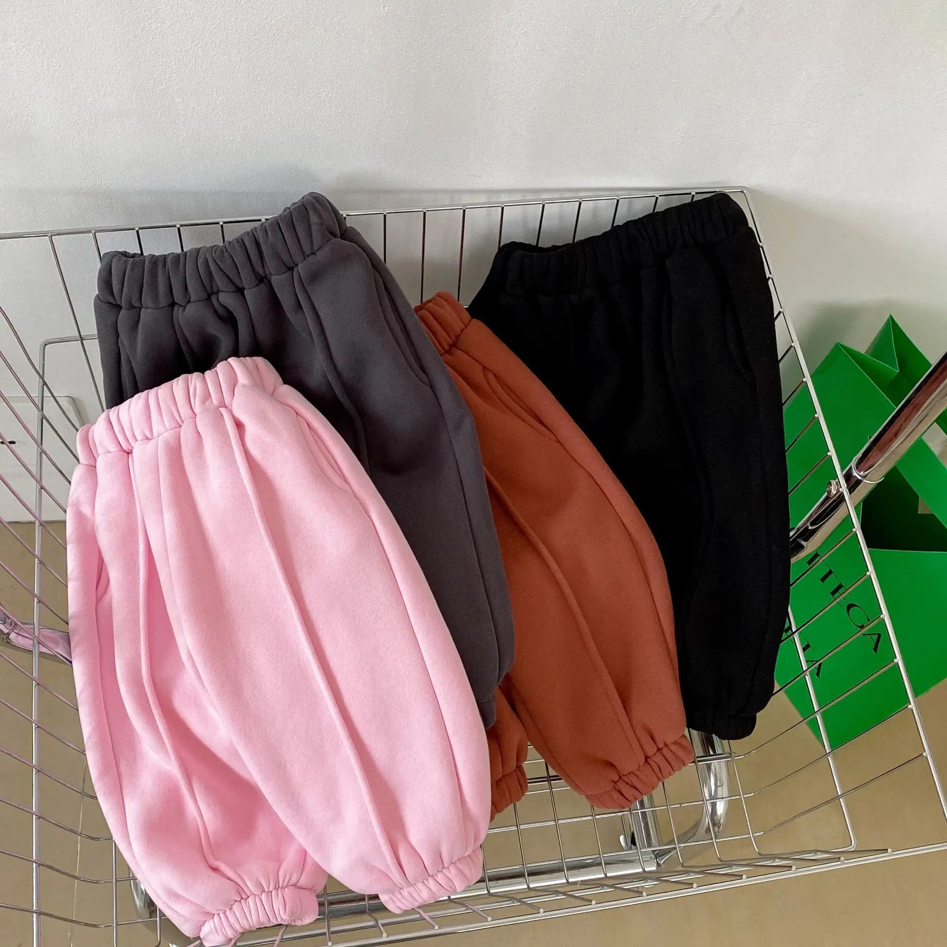 

Простые Спортивные штаны для девочек, свободные шаровары, повседневные универсальные флисовые штаны для бега, Детские утепленные хлопковы...