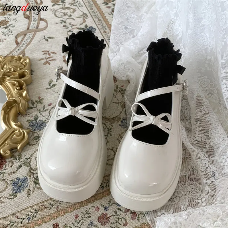 Туфли женские с бантом-бабочкой на толстой подошве