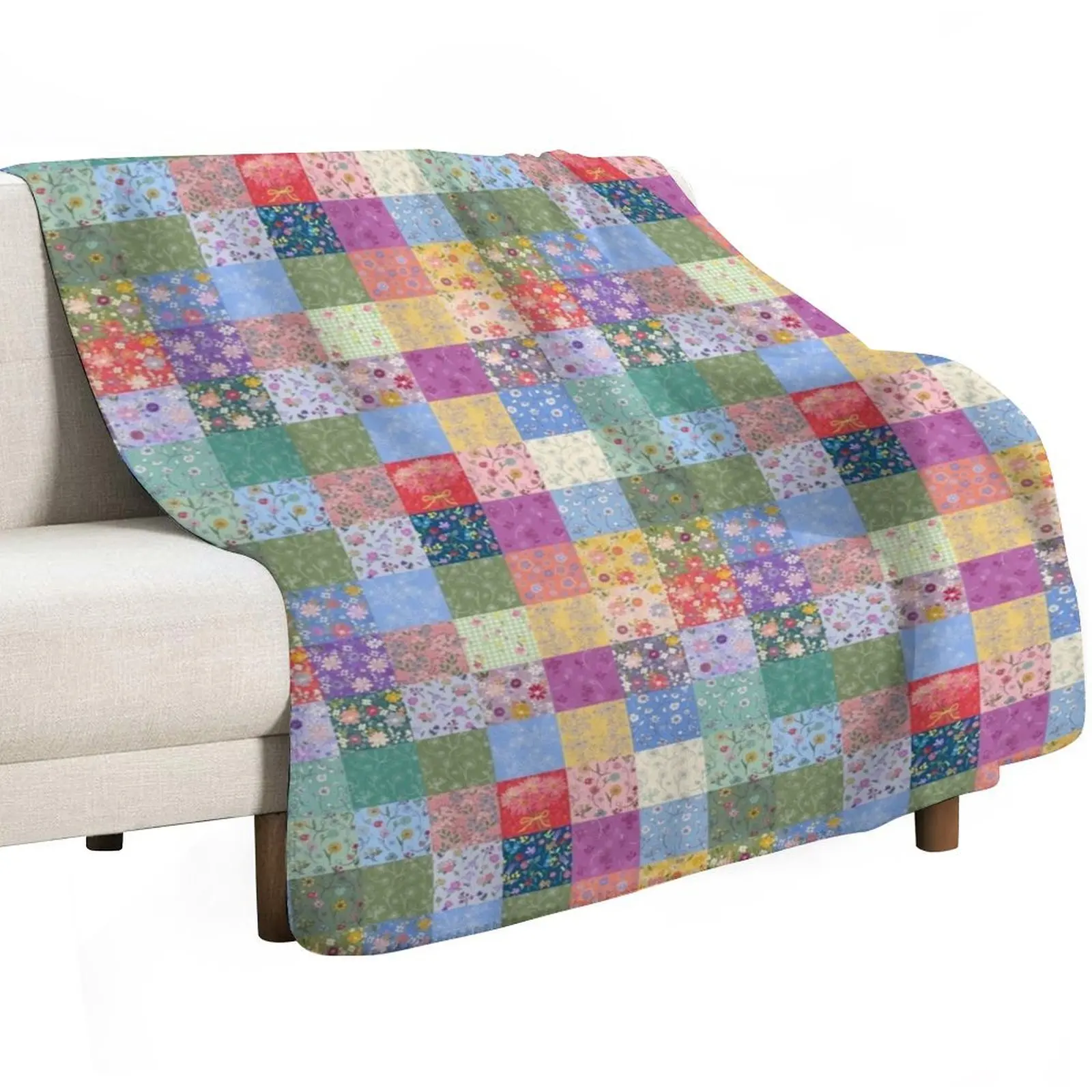 Фото Плед-покрывало Hand-me Down Patchwork Quilt от Tea with Xanthe: Мягкое декоративное одеяло для дивана и спальни №2