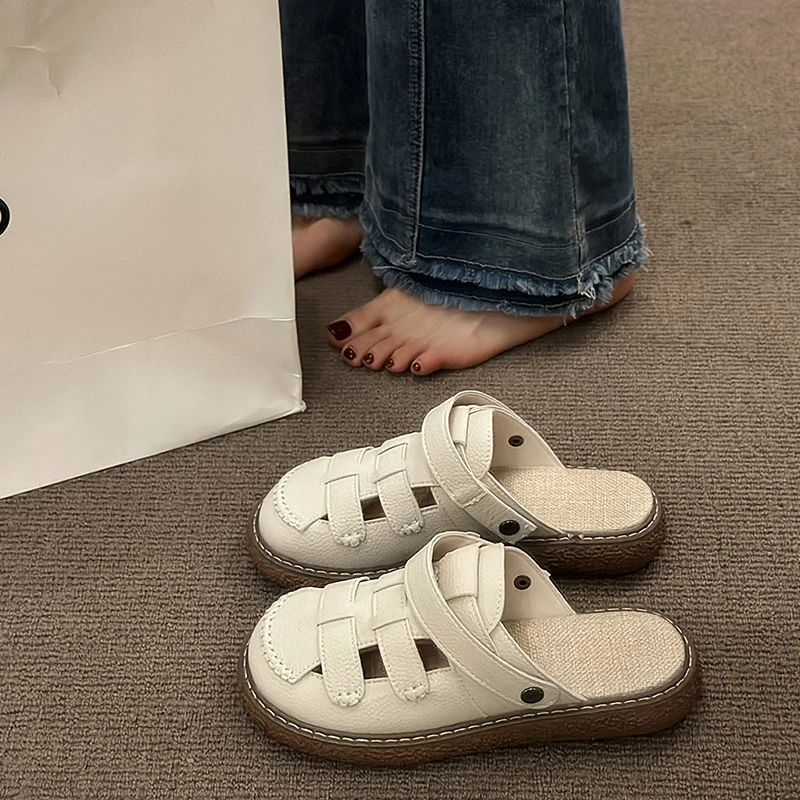 Shoes for Women Slippers Outdoor Luxury Slides Female Mule Fretwork Heels Cover Toe Designer 2023 Mules Flat Rubber Sandals