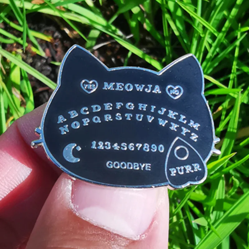 

Ouija Board Planchette Brooch Metal Badge Lapel Pin Jacket Jeans Fashion Jewelry Accessories Gift