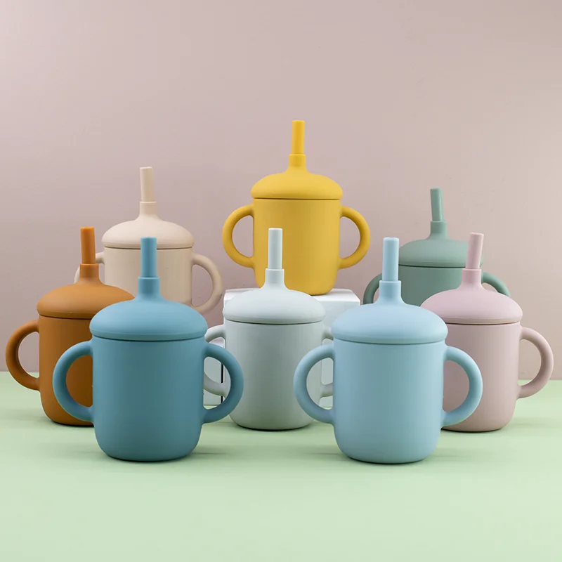 

250ML Baby Feeding Drinkware Straw Cup Baby Learning Feeding Bottles Anti-Hot Leakproof Silicone Tableware Toddler Water Bottle