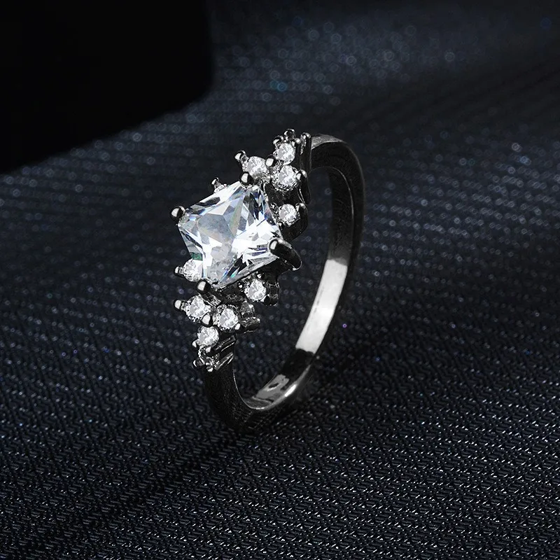 

Women's New Fashion Fine Set Zircon Ring Simple Fashion Ring Banquet Commemorative Jewelry