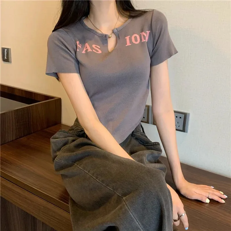 Sweet Spicy Отличительный вязаный женский укороченный топ с U-образным вырезом и