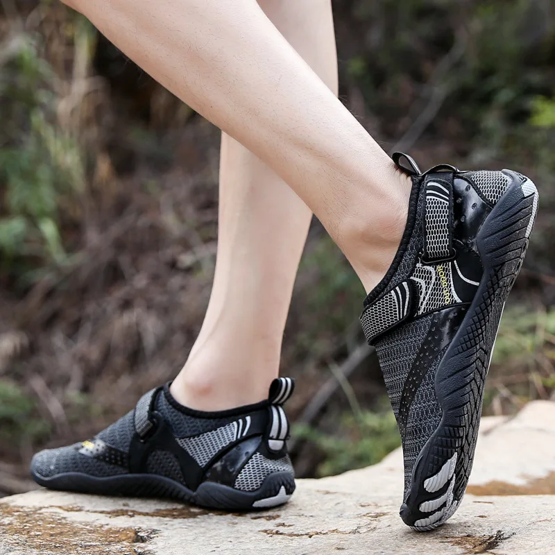 Fashion Wading Shoes Men Quick Dry Water Shoes Breathable Aqua In Upstream Antiskid Outdoor Sports Footwear Soft Beach Sneakers