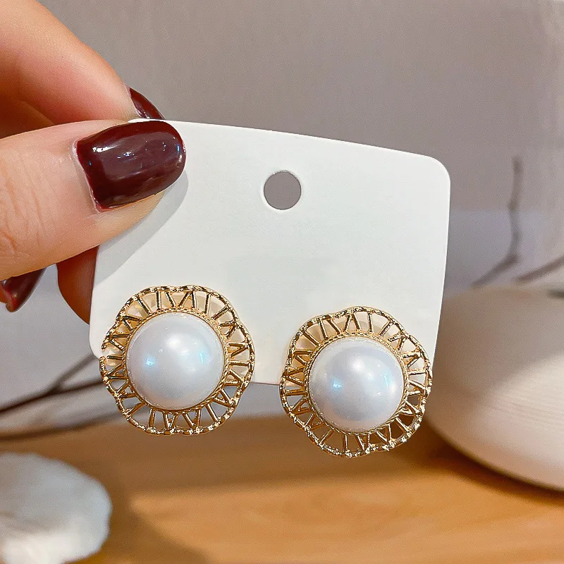 

Delysia King Simple pearl earrings personality round earrings