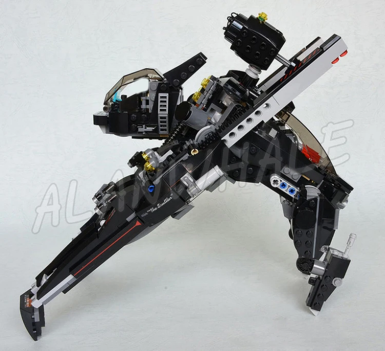 Конструктор 813 деталей Super Fighter The Scuttler Vine Monster