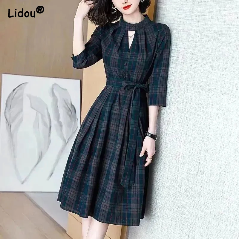 

Retro Lattice Button Three Quarter Sleeve Knee-length Round Neck Spring Autumn Thin Women's Clothing 2022 Fashion Casual Dress