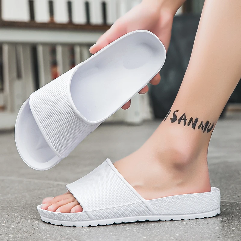 2022 New  Men Shoes Outdoor  Summer Slippers Beach Sandals Male Casual Flat Non-slip Breathable Light Home Slides Chanclas Cute
