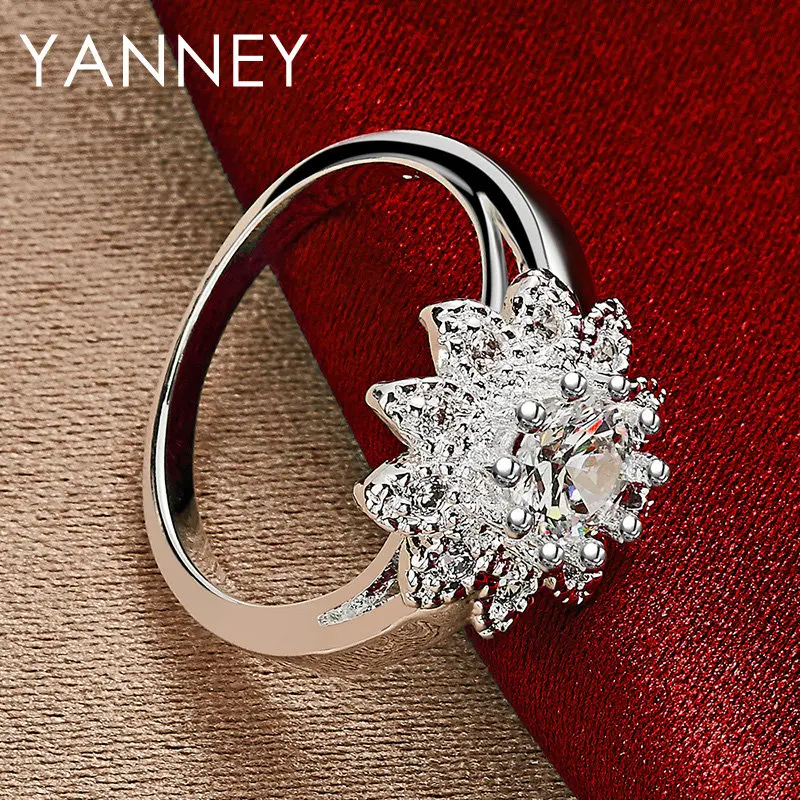 Женское кольцо со снежинкой и фианитом из серебра 925 пробы