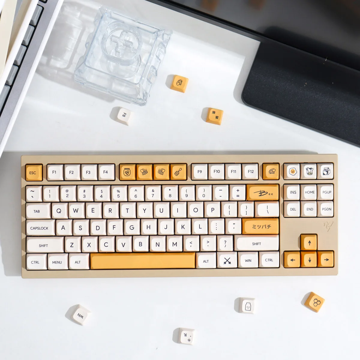 

140 Keys New Milk honey mechanical keyboard keycap PBT material XDA Profile suitable for 61/64/67/84/87, etc.