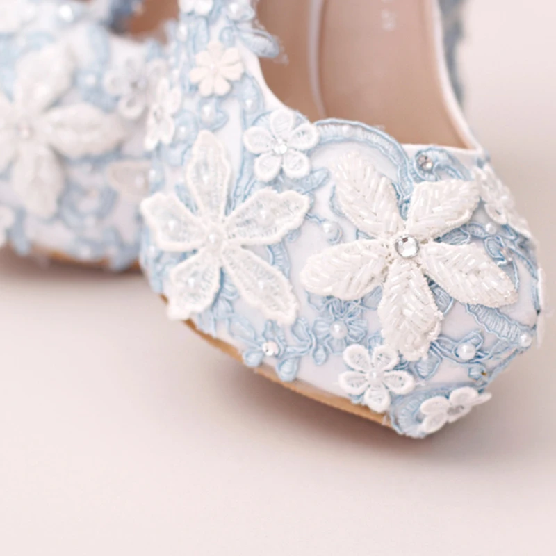 Туфли-лодочки кружевные свадебные белые на очень высоком каблуке водостойкие