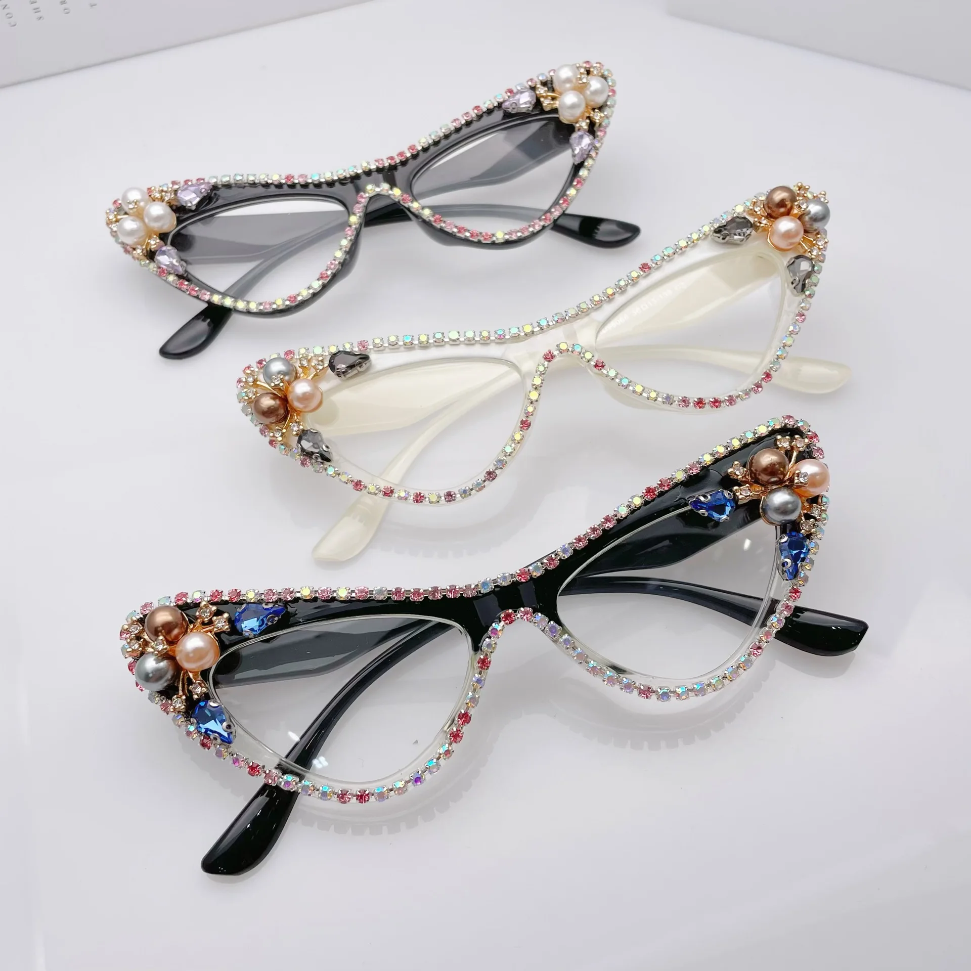 

2022 Rhinestone Cat's Eye Anti-blue Light Glasses Personality Trend Anti-blue Light Hand-encrusted Diamonds
