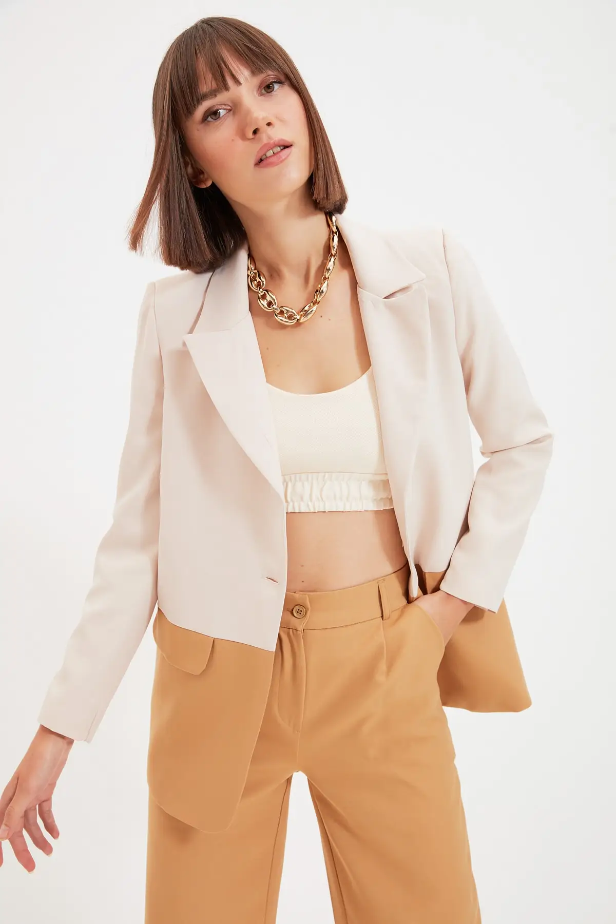 

Трендовая куртка с цветным блоком TWOAW22CE0170