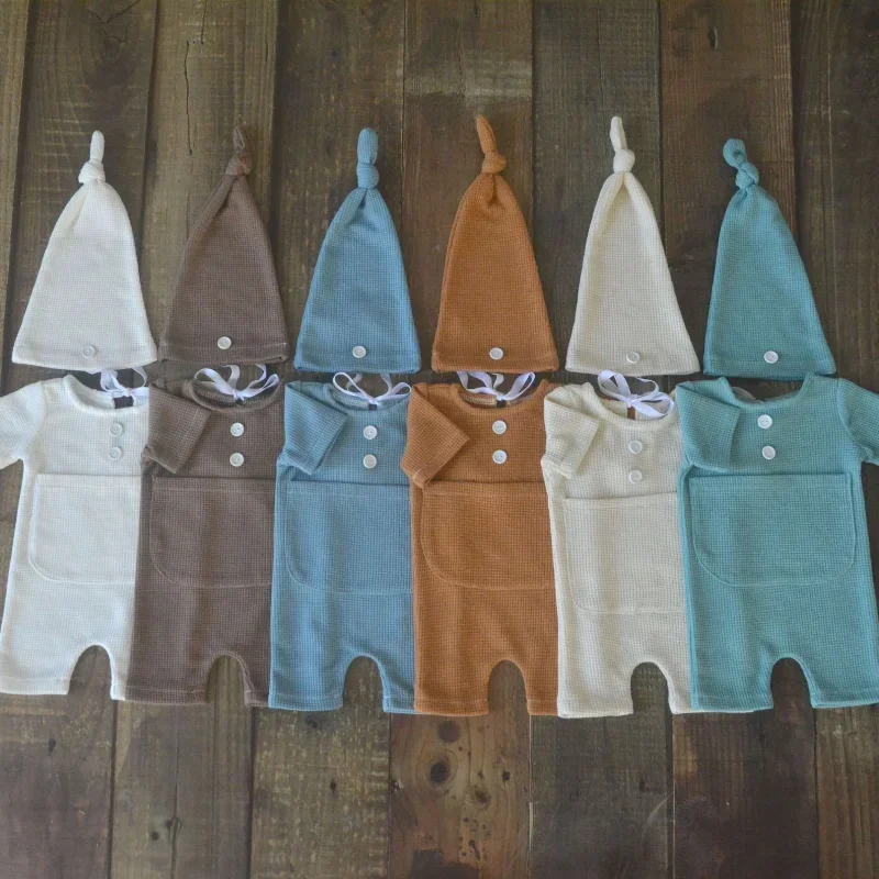 Детская вязаная шапка с коротким рукавом и острым носком на возраст 0-2 месяца