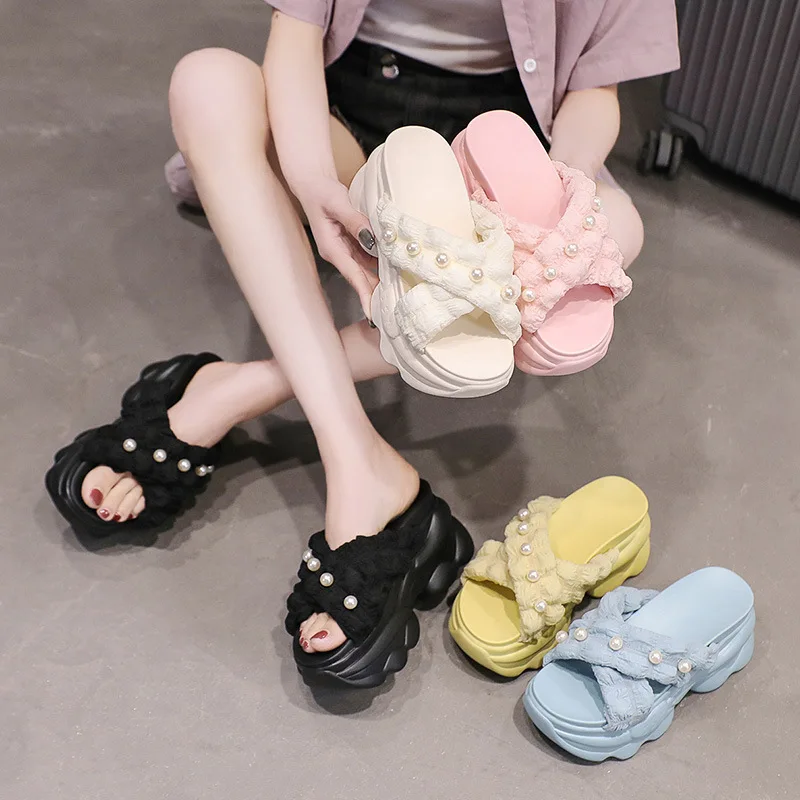

Шлепанцы женские на платформе, мягкие сланцы, круглый носок, Искусственная резина, Повседневная летняя обувь, бусины, роскошные римские тка...