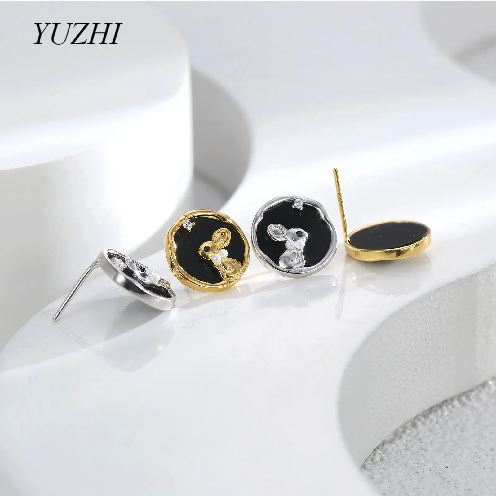 

925 Silver Needle Charm Pearl Cartoon Rabbit Ear Studs Round Coin Ear Accessories Niche Design Sense Cute Trinkets