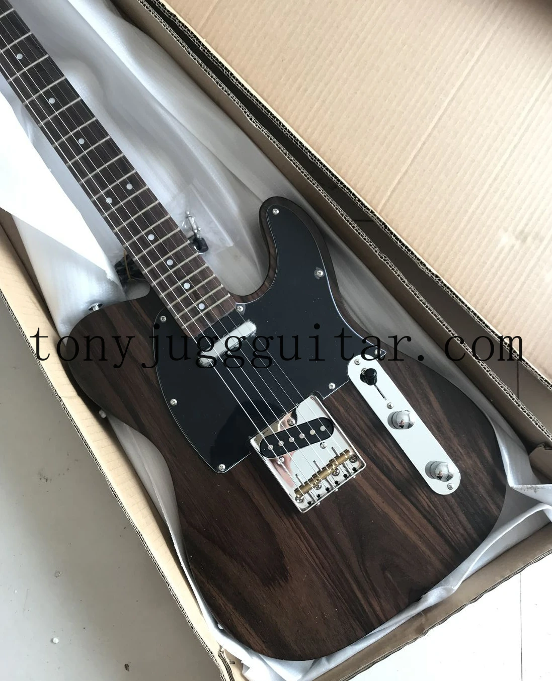 

Custom Shop Masterbuilt Paul Waller George Harrison Tribute Rosewood Electric Guitar 3 saddle bridge, Rosewood Body & Neck