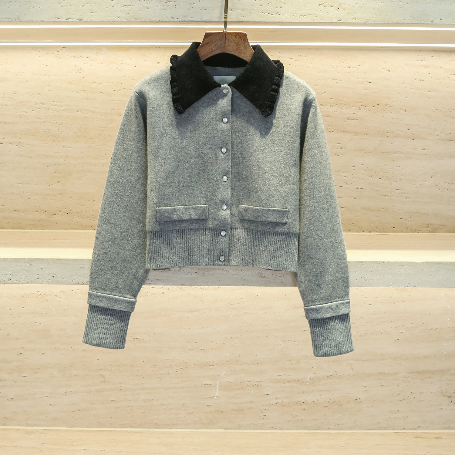 

Lapel Wool Short Section Knitted Cardigan 2023 Early Fall New Fashion Temperament Color Blocking Lapel Short Jacket Women