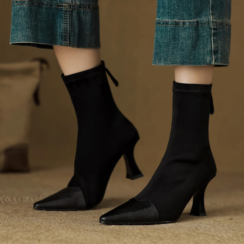 QUTAA 2320. Женские ботильоны. Женская обувь. Короткие эластичные ботинки с острым