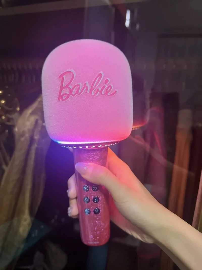 Фото Оригинальный беспроводной Bluetooth-микрофон-караоке Maoking Barbie (совместная марка), универсальная колонка, игрушка-периферия в стиле аниме Barbie, серия Dream It Do It №2