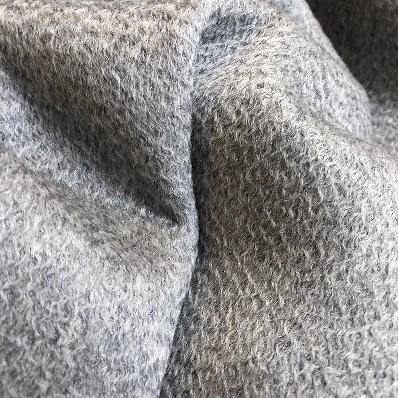 Рисунок 5 - Длинный шерстяной тренчкот NIGO