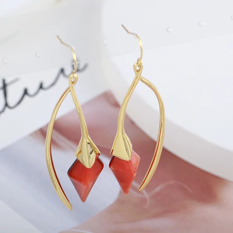 

European and American geometric irregular shape inlaid diamond stone earrings