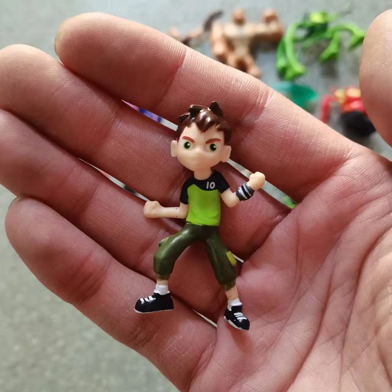 10 шт. Bandai Подлинная бен Теннисон кукла Фигурка монстра игрушки Ben10 Omnitrix