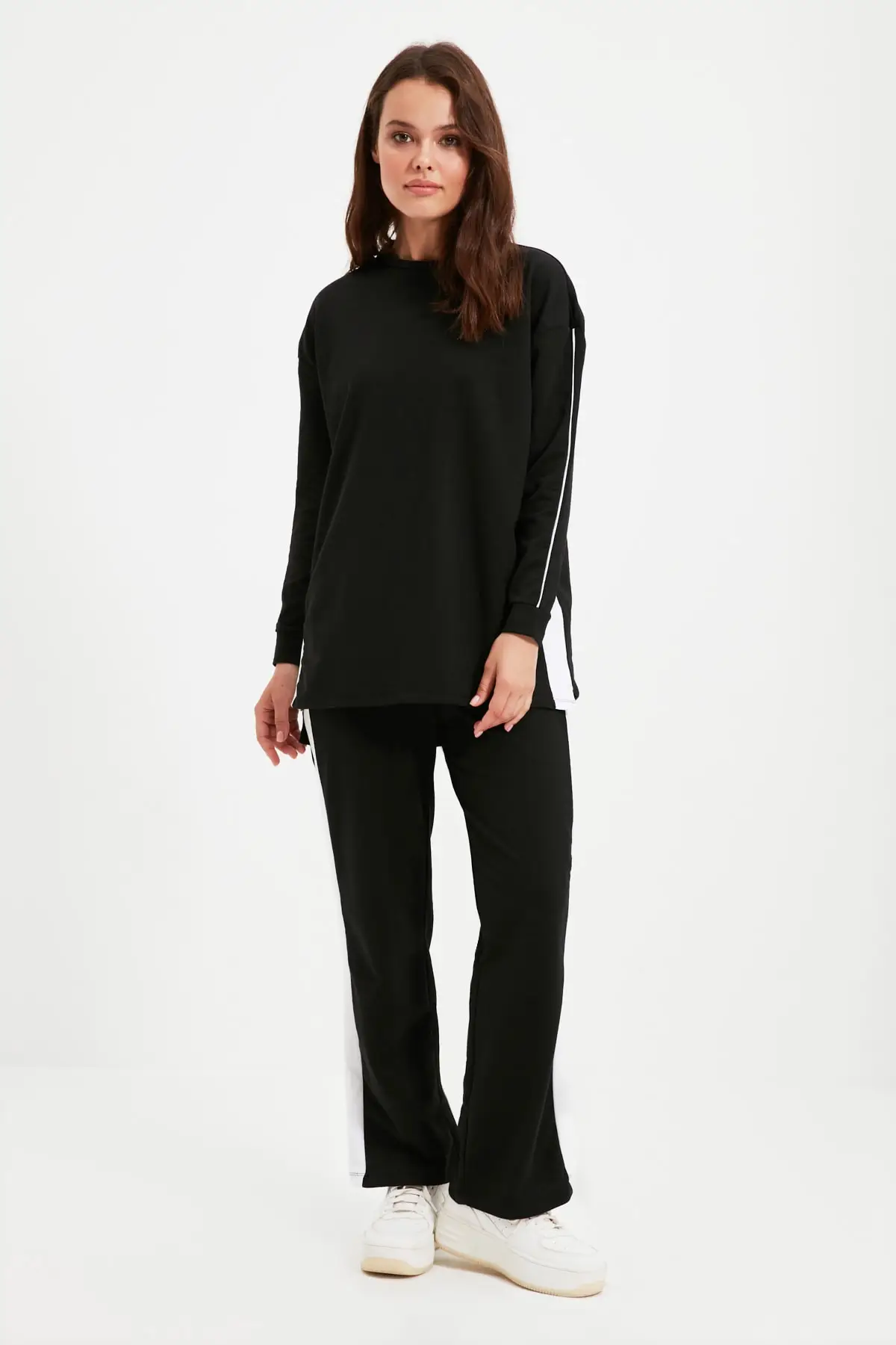 

Trendyol Knitting Tracksuit Set TCTAW22EN0016