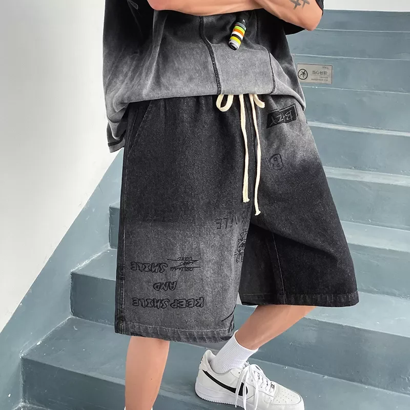 

Мужские короткие джинсовые шорты с буквенным принтом, шикарные свободные брюки из денима с градиентом, Повседневная Уличная одежда, лето