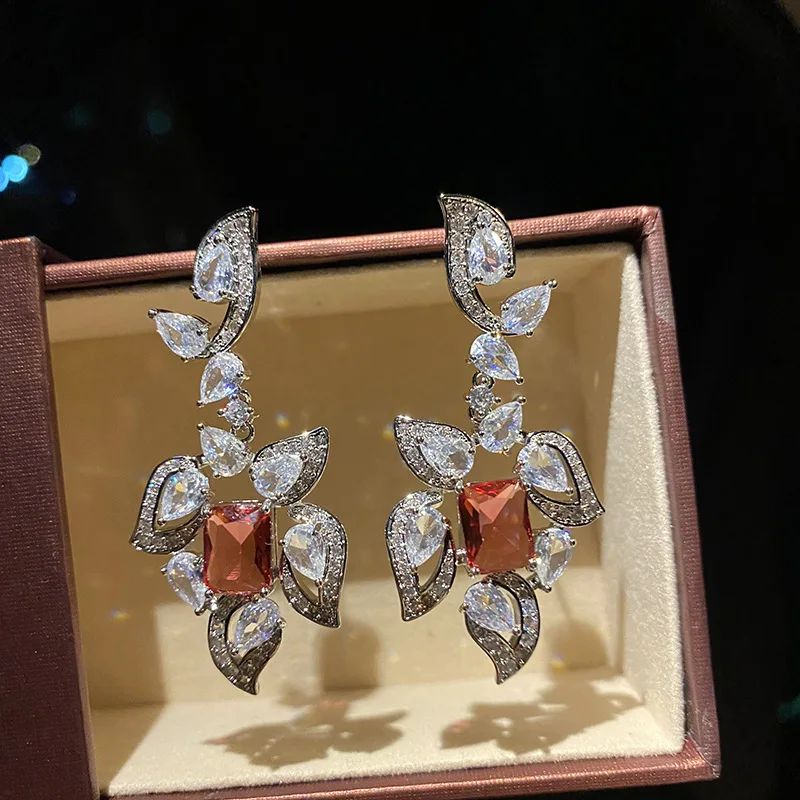 

Women Irregular leaves with red diamond leaf earrings