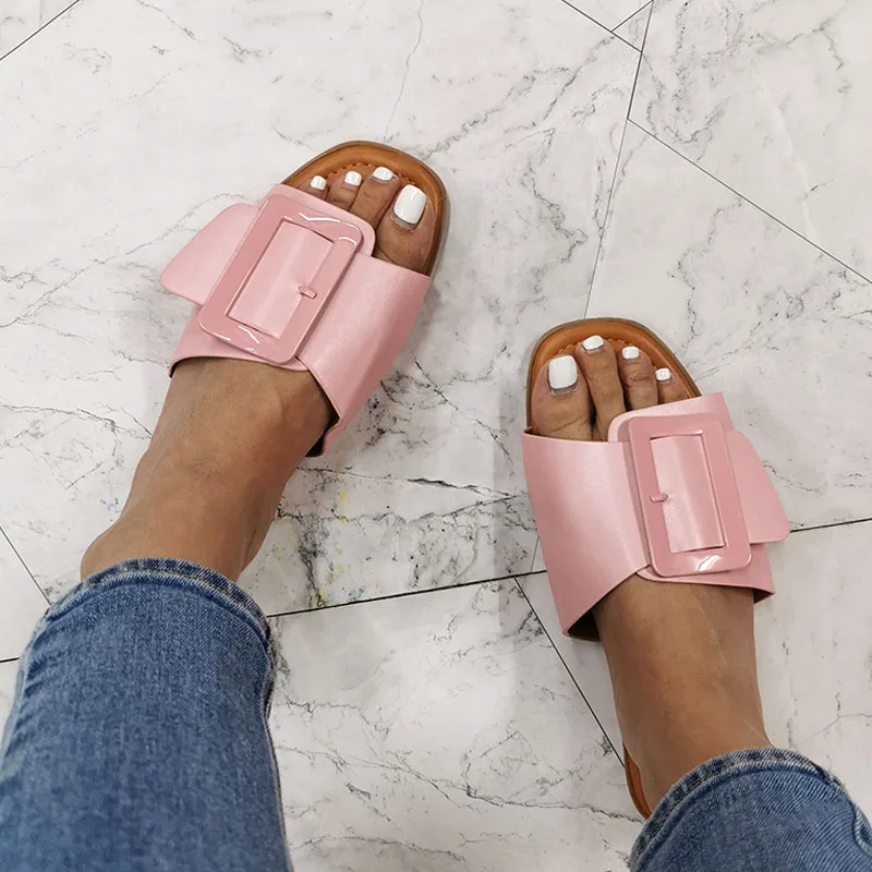 

Женские шлепанцы на плоской подошве, летняя обувь, женские модные тапочки для праздника, однотонные Нескользящие шлепанцы с пряжкой для ули...