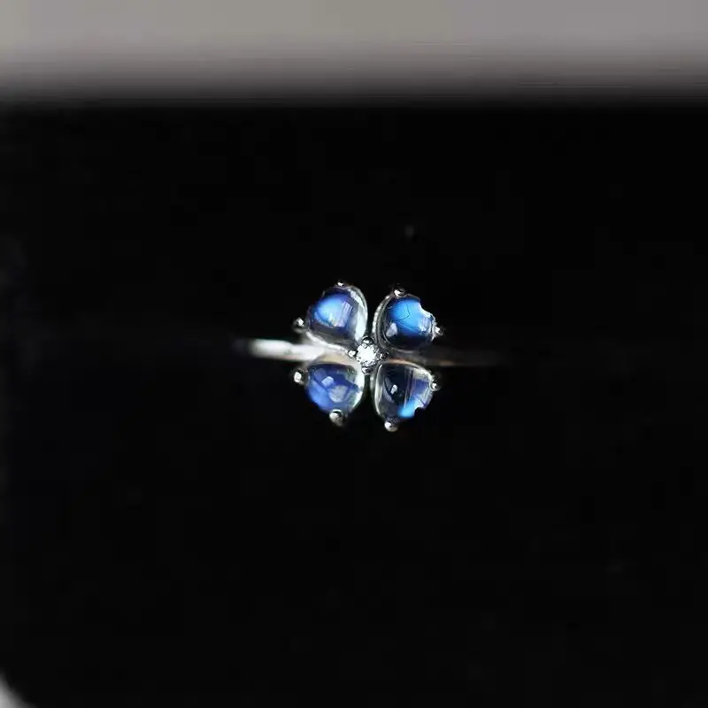 

New 2023 Simple Blue Lucky Grass Ring Open Ladies Crystal Ring Banquet Jewelry Accessories Gift