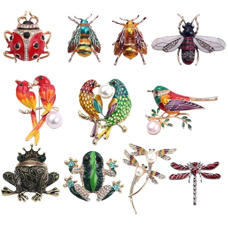 

2022 New Multicolor Bird Frog Parrot Ladybug Brooch Pins Woman Dripping Oil Quality Enamel Ainmal Brooches Design Jewelry Gift