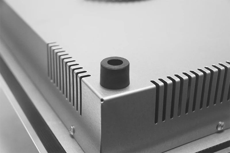 Индукционная плита с двумя горелками и приводом на половину моста