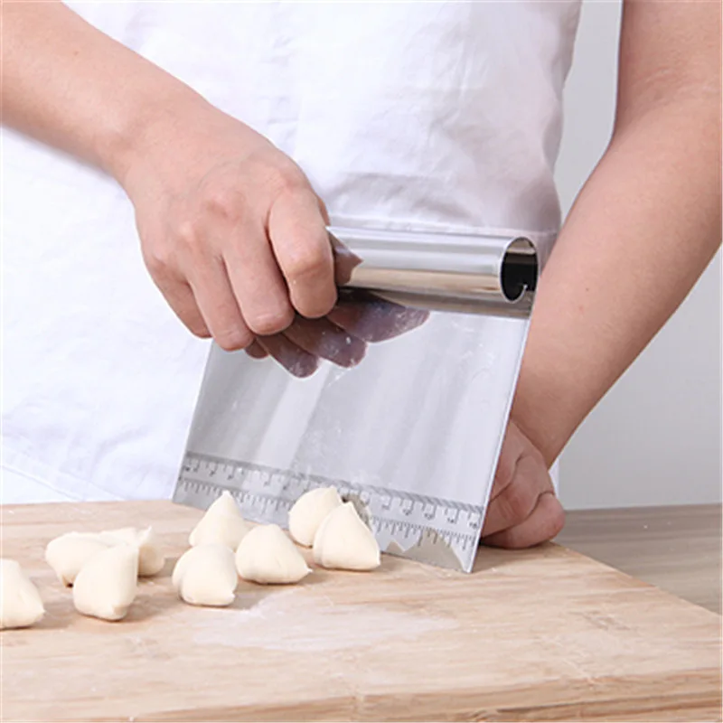 

Stainless Steel Dough Pastry Scraper Pizza Cutter Smoother with Measuring Scale Baking Spatulas Decoration Kitchen Tools