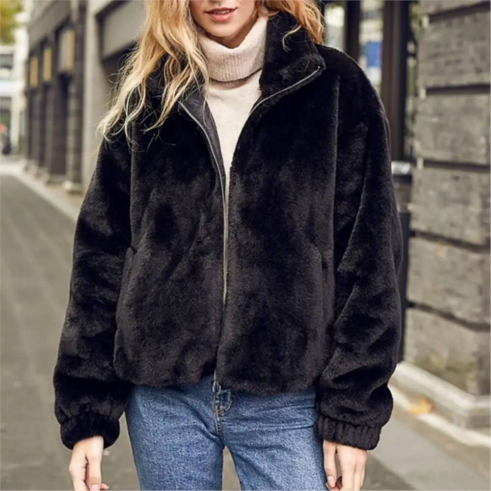 Luxury Winter Women's Coat Fashion Designer Simple Teddy Fur Coat Pocket Short Style Pure Color Soft Zipper Fur Women's Coats
