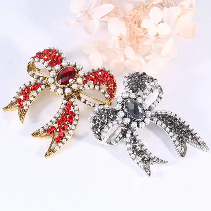 

Vintage court baroque luxury bow enamel drop glaze hollow carved gemstone brooch pin collar pin accessories