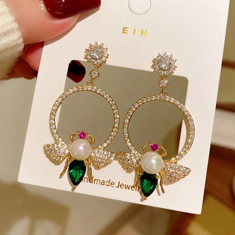 

Женские серьги из серебра 925 пробы, с фианитом