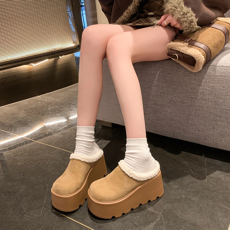 Женские полусапожки 9 см на платформе 2024 зимние теплые меховые женские лоферы