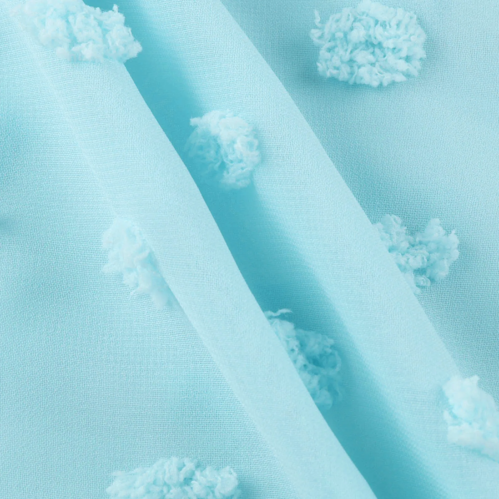 Однотонная женская рубашка белая тонкая с длинным рукавом и отложным воротником