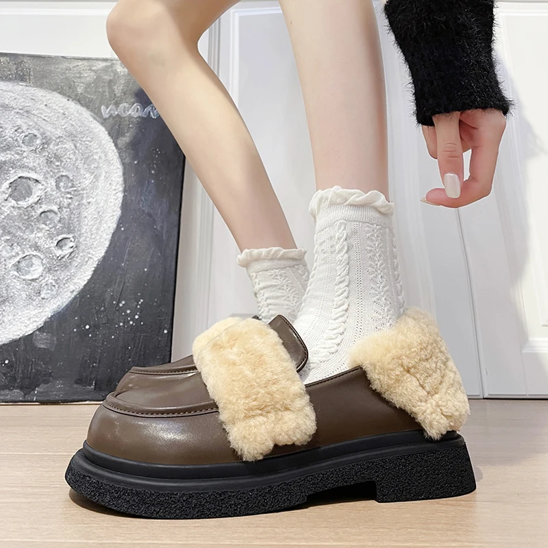 

Туфли женские с круглым носком, меховые лоферы, оксфорды, универсальные кроссовки на платформе, повседневная обувь в британском стиле, осень 2022 P