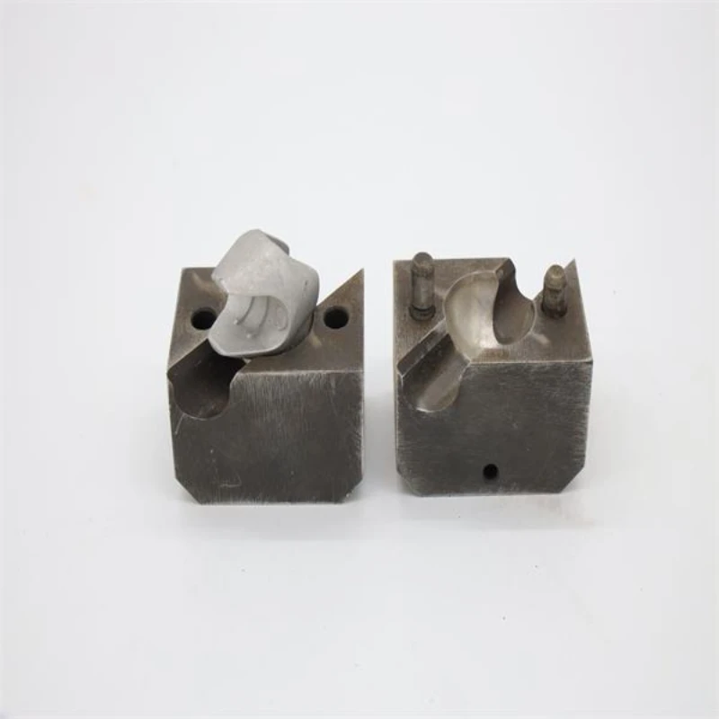 

Outdoor Park Hydraulic Press Machine Mold Die Set For Playground Rope Press Accessories