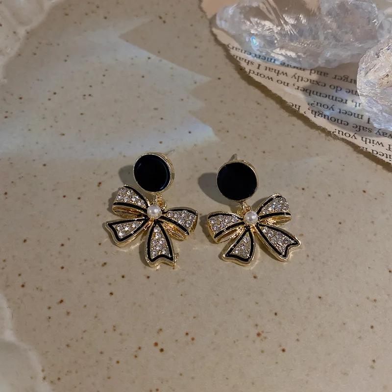 

Черные серьги с искусственным жемчугом для женщин, маленькие и изящные дизайнерские Роскошные корейские аксессуары 2022