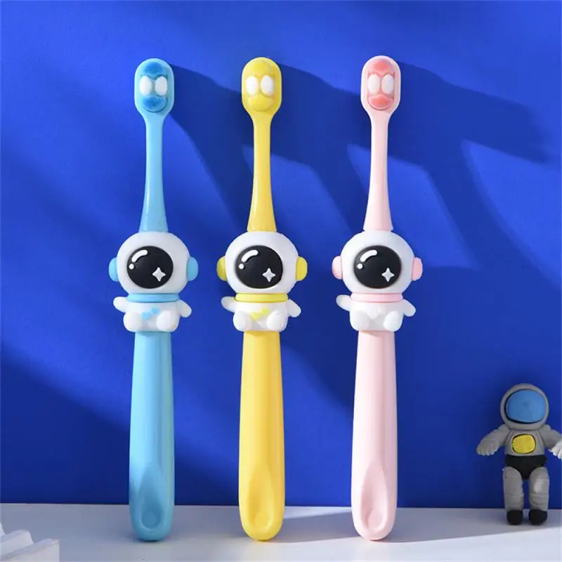 

Детская Ультрамягкая зубная щетка Spaceman с мультяшным рисунком мягкая щетина уход